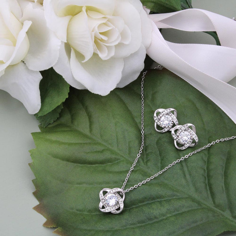 Heartfelt Valentine's Gift for Her - Pure Silver Necklace Gift Set | FABUNORA