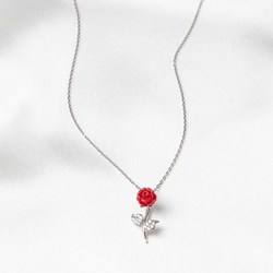 best rose necklace for valentine day